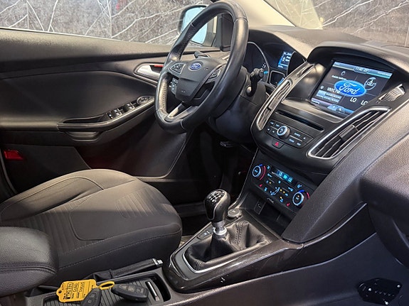 Ford Focus 13 of 19