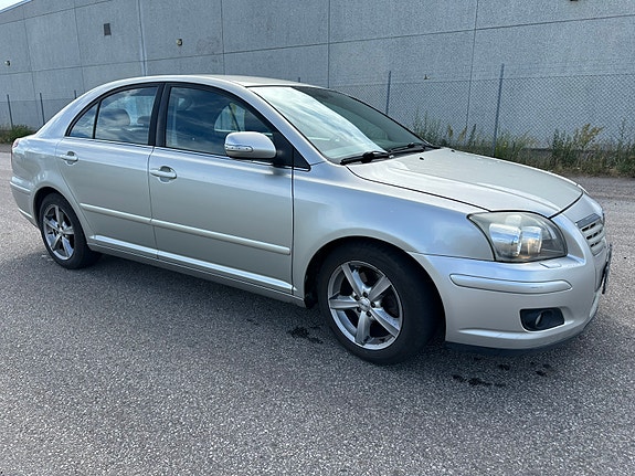 Toyota Avensis 5 of 5