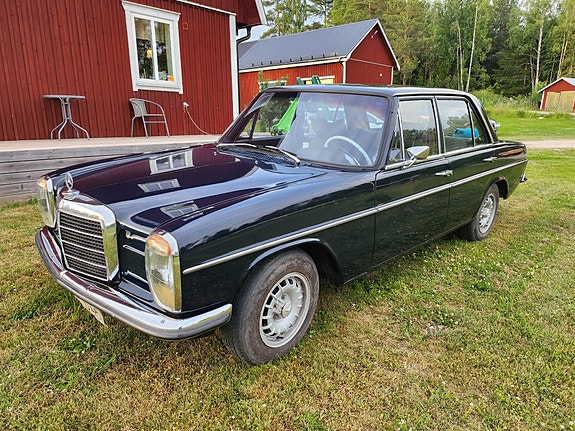 Mercedes-Benz 4 of 5