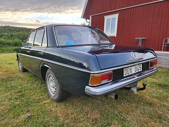 Mercedes-Benz 3 of 5