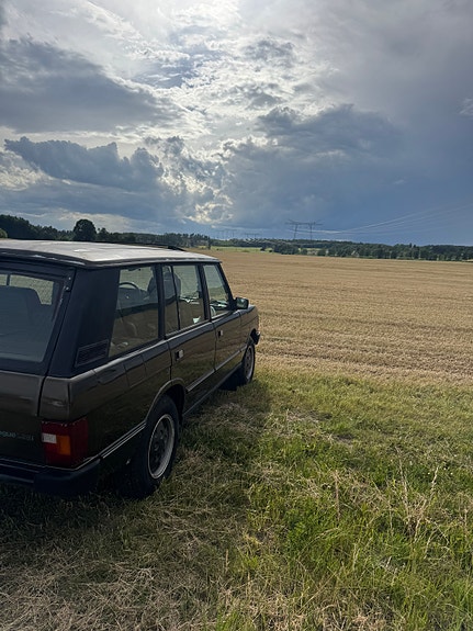 Land Rover Range Rover 2 of 5