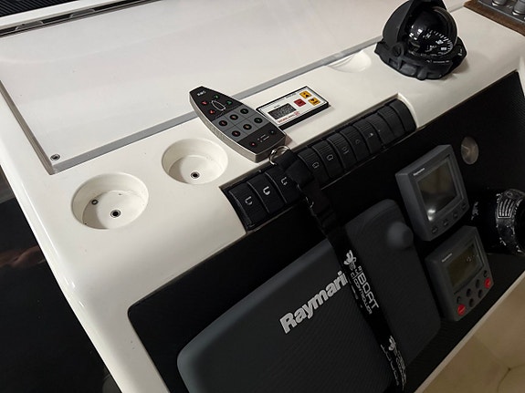 Princess V40 -1997 | 2 x TAMD63P | Axlar | Boatcontroller 4 of 5