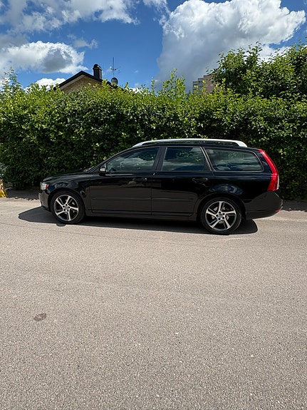 Volvo V50 2 of 5