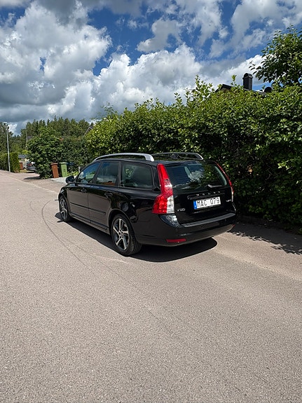 Volvo V50 3 of 5