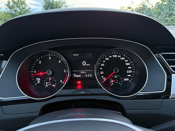 Volkswagen Passat 22 of 24