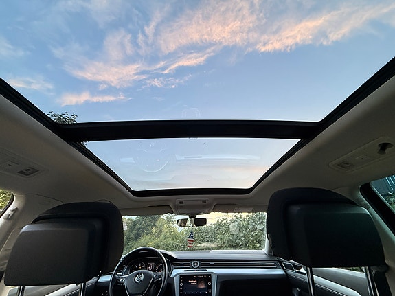 Volkswagen Passat 17 of 24