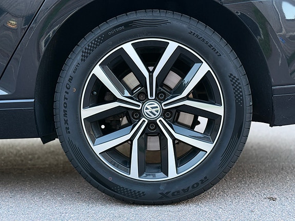 Volkswagen Passat 8 of 24