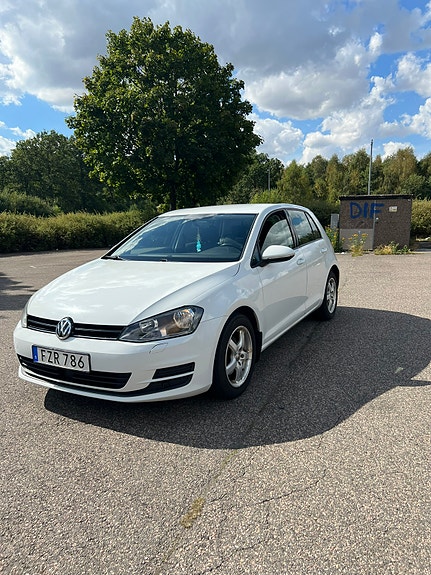 Volkswagen Golf VII 3 of 5