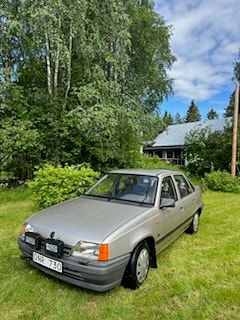 Opel Kadett 2 of 5