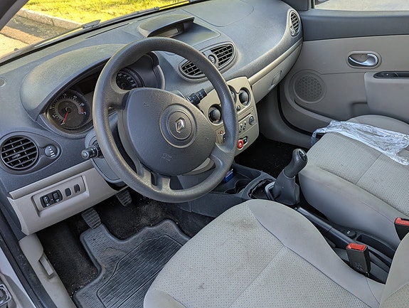 Renault Clio 7 of 8