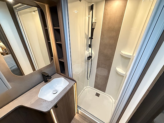 KABE Imperial 10 of 13
