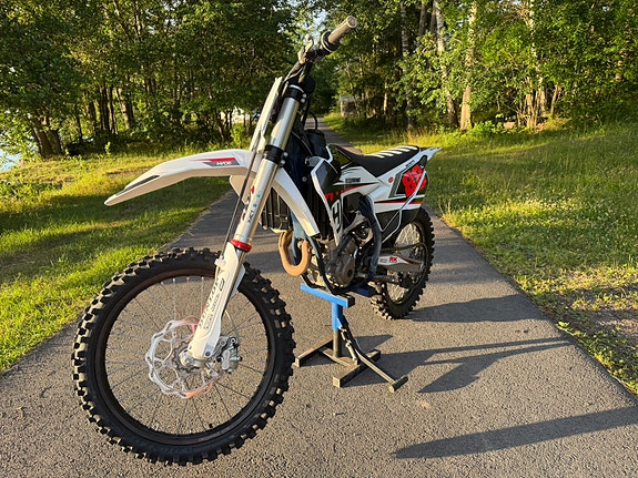 Husqvarna FC 350 3 of 12