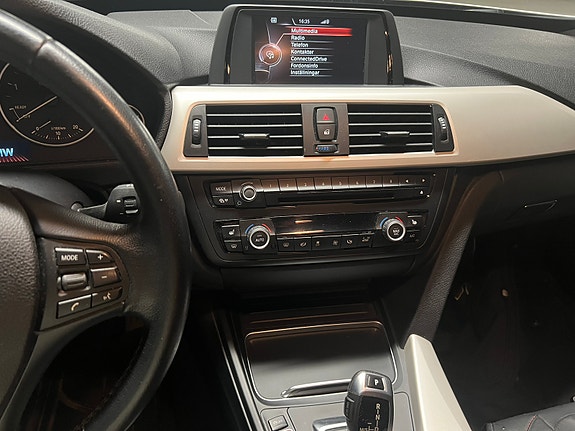BMW 320d 4 of 6