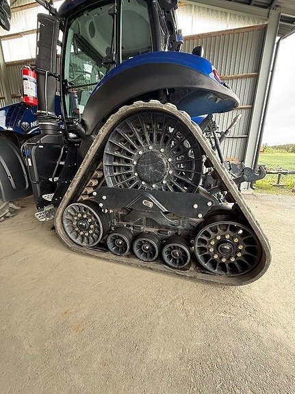 New Holland T8.435 Smartrax fullutrustad 795tim! 9 of 17