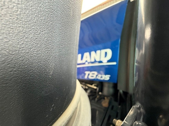 New Holland T8.435 Smartrax fullutrustad 795tim! 11 of 17