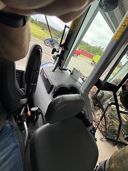 New Holland T8.435 Smartrax fullutrustad 795tim! 15 of 17
