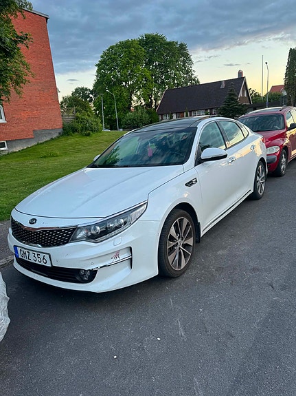 Kia Optima 2 of 5
