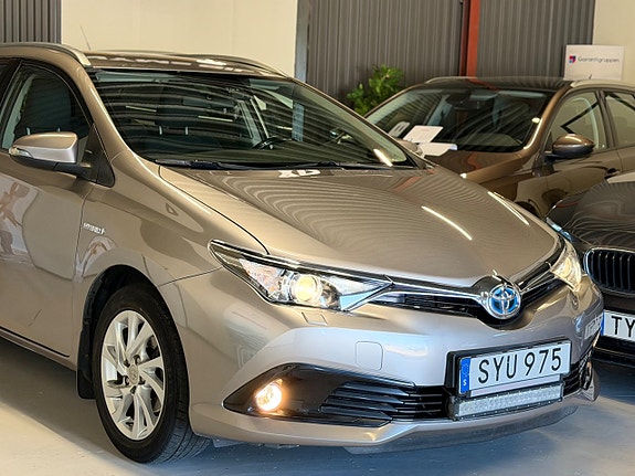 Toyota Auris 4 of 25