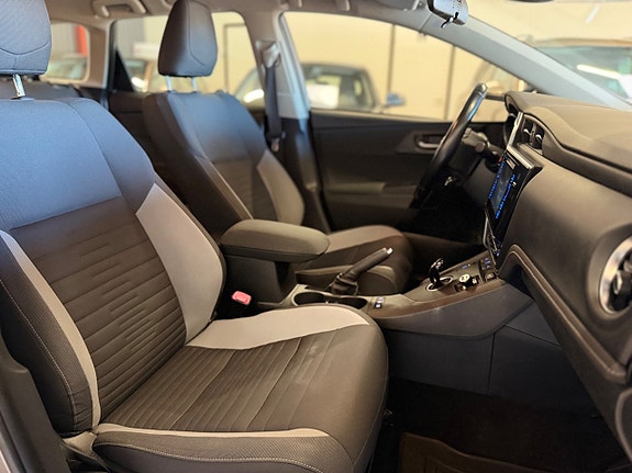 Toyota Auris 21 of 25