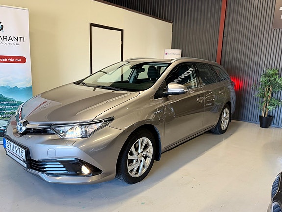 Toyota Auris 11 of 25