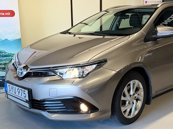 Toyota Auris 10 of 25
