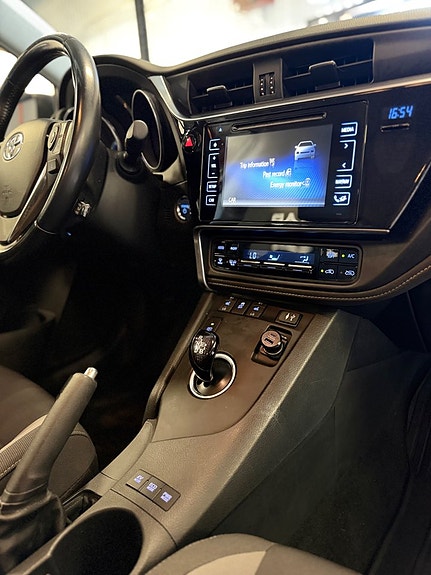 Toyota Auris 22 of 25