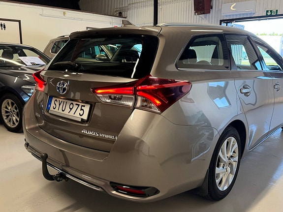 Toyota Auris 16 of 25