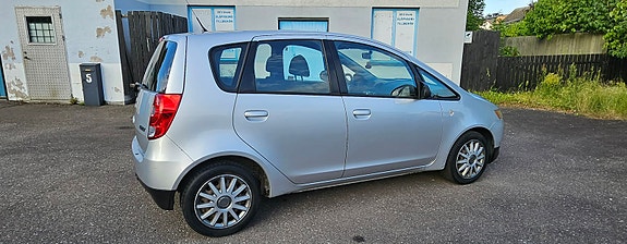 Mitsubishi Colt 4 of 5