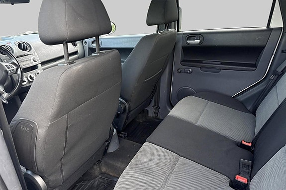 Mitsubishi Colt 10 of 16