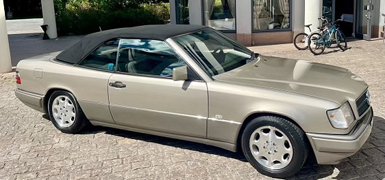 Mercedes-Benz 200 CE 2 of 5