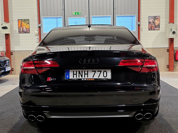 Audi S8 8 of 30