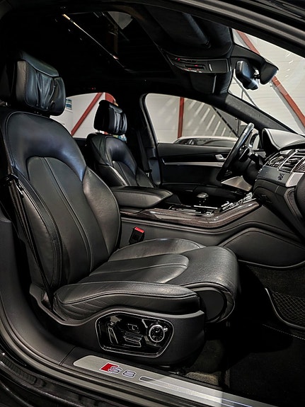 Audi S8 18 of 30