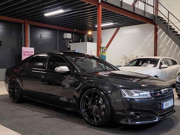 Audi S8 4 of 30