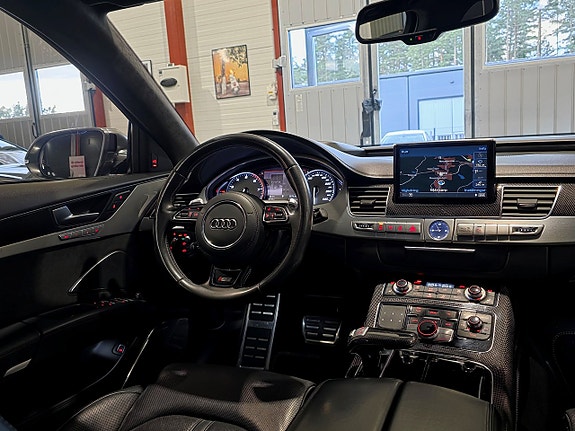 Audi S8 21 of 30