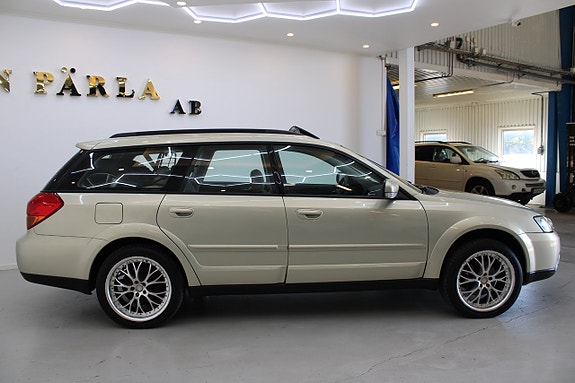 Subaru Outback 4 of 5