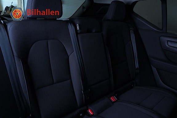 Volvo XC40 8 of 14
