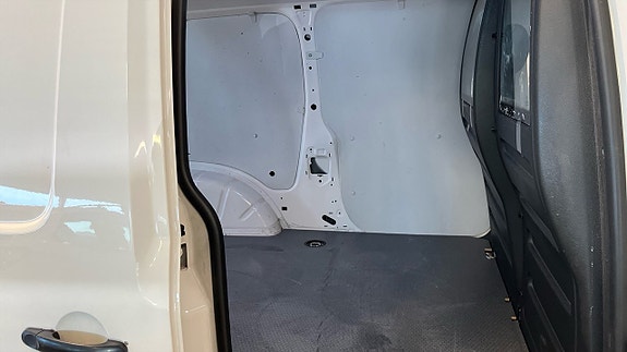 Volkswagen Caddy Maxi 7 of 9