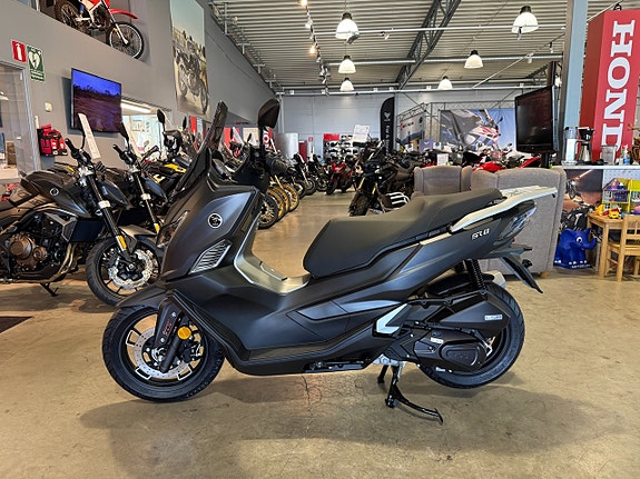 Voge SR1 125 GT-Scooter 5 of 5