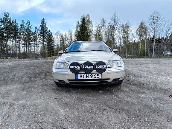 Volvo V70 3 of 14