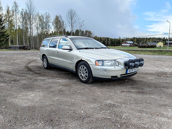 Volvo V70 2 of 14