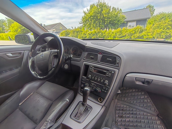 Volvo V70 5 of 14