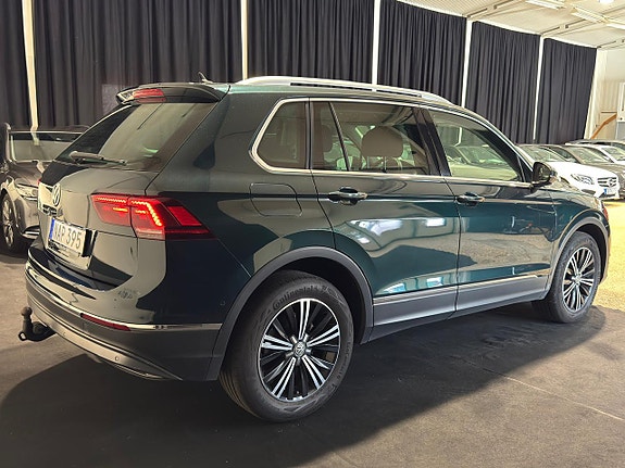 Volkswagen Tiguan 3 of 5