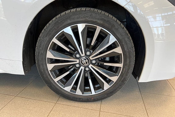Toyota Corolla 17 of 24