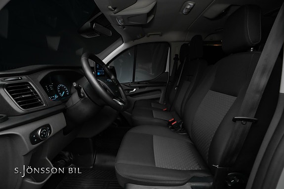Ford Transit Custom 10 of 17