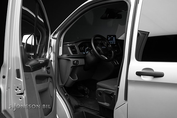 Ford Transit Custom 9 of 17