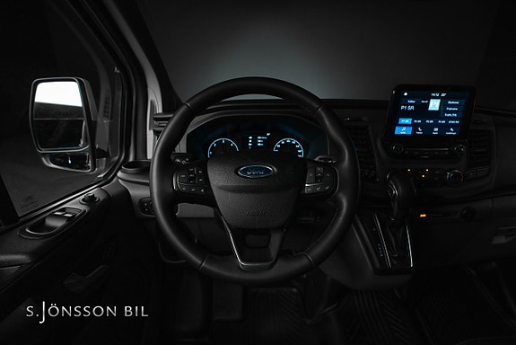 Ford Transit Custom 11 of 17
