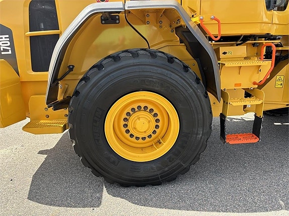 Volvo L70H 13 of 24
