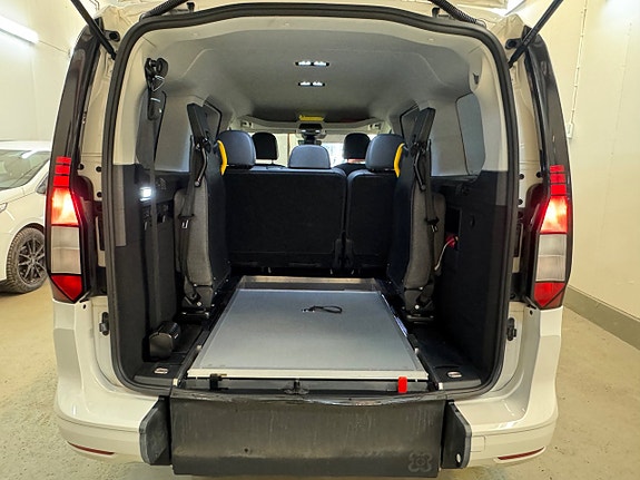 Volkswagen Caddy Maxi 23 of 30