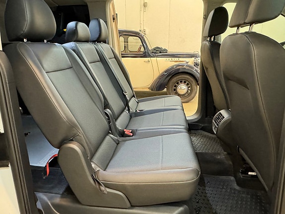 Volkswagen Caddy Maxi 19 of 30