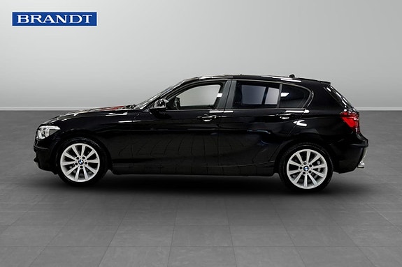 BMW 118d 3 of 5